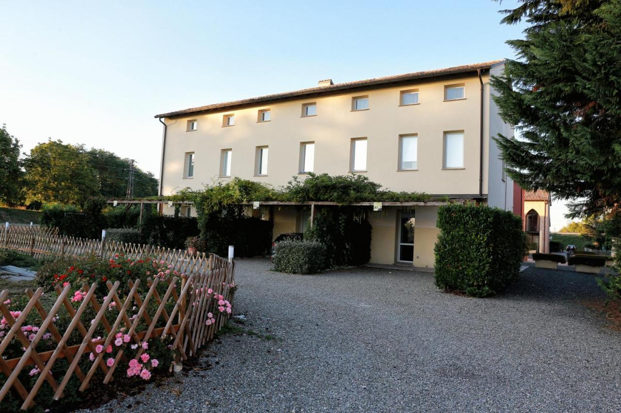 Villa Meli Lupi - Residenze Temporanee Parma Exterior foto